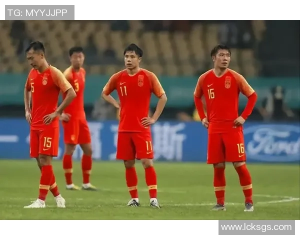 武汉足球队在大师赛中的默契配合与战术分析展现出团队实力与潜力 武汉足球队在大师赛中的默契配合与战术分析展现出团队实力与潜力