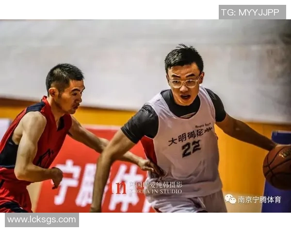 南京篮球队在城市联赛中的速度优势与战术解析 南京篮球队在城市联赛中的速度优势与战术解析