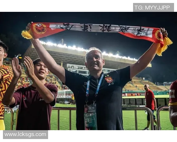 广州羽毛球队灵活性引发热议球员表现与战术调整成焦点讨论 广州羽毛球队灵活性引发热议球员表现与战术调整成焦点讨论