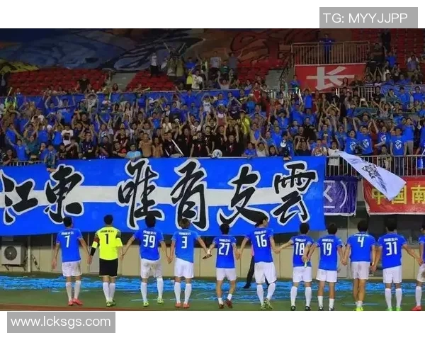 成都足球队崛起之路：从默默无闻到锦标赛的璀璨明星